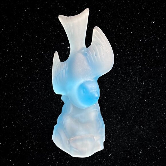 L.E Smith Art Glass Satin Frosted Light Blue Bird Figure 8.75”T 6”W - Picture 3 of 11